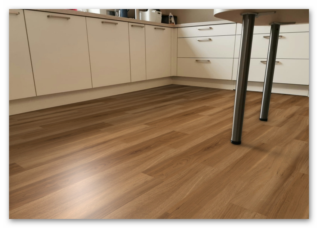 COREtec® Vinyl Eiche Royal Walnut